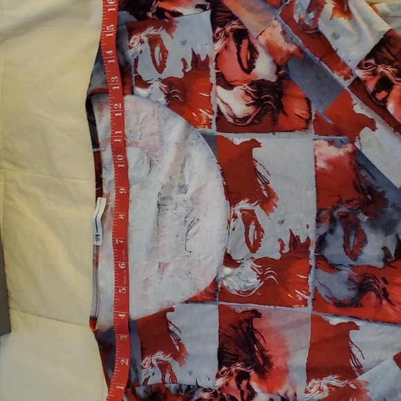 Vintage Marilyn Monroe tunic with 10 inch side slits. - Picture 9 of 9